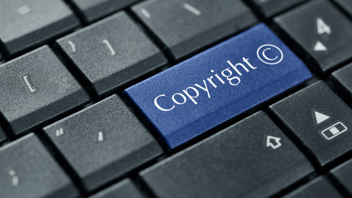 Auf einer tastatur steht in blauer Farbe das Wort Copyright (Foto: Colourbox)