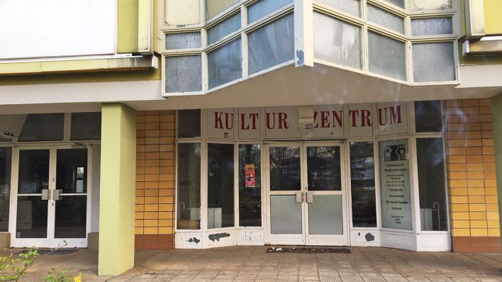 Bauzombie Ringkolonnaden Marzahn (Quelle: rbb 88.8/Miriam Keuter)