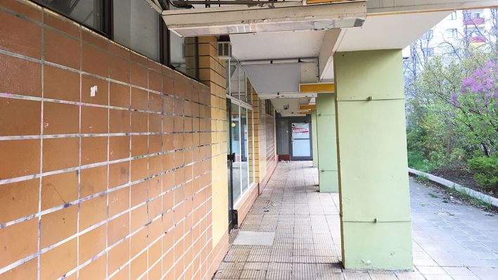 Bauzombie Ringkolonnaden Marzahn (Quelle: rbb 88.8/Miriam Keuter)
