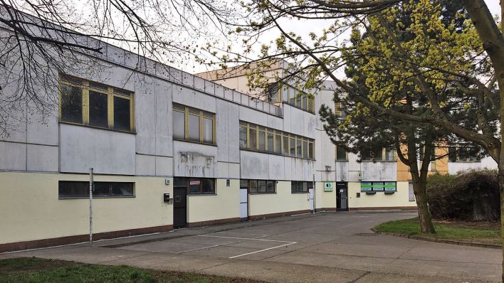 Bauzombie Ringkolonnaden Marzahn (Quelle: rbb 88.8/Miriam Keuter)