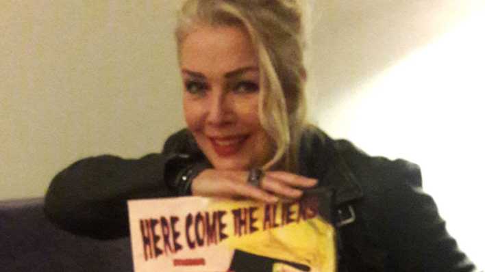 Kim Wilde mit ihrem Album "Here come the Aliens"; Foto: radioBERLIN/Andreas Vick