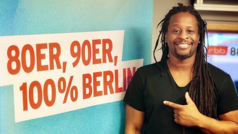 Mola Adebisi im rbb 88.8-Studio (Foto: Heiner Knapp / rbb 88.8)