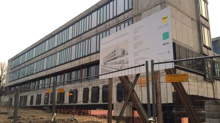 Baustelle Fahd Akademie in der Charlottenburger Glockenturmstraße; Foto: radioBERLIN/Miriam Keuter