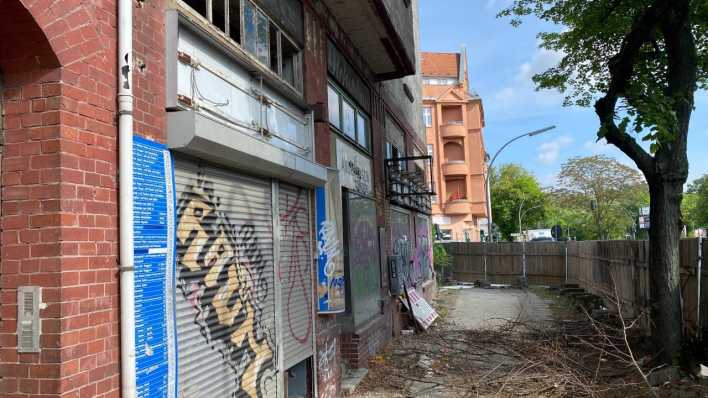 Geisterhaus am Hindenburgdamm Ecke Gardeschützenweg (Foto: rbb 88.8) Geisterhaus am Hindenburgdamm Ecke Gardeschützenweg (Foto: rbb 88.8)