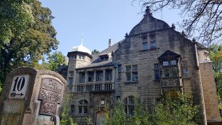 Aussenansicht der Ernst Noelle Villa (Foto: Matthias Bartsch / radioBERLIN 88,8)