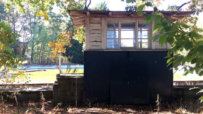 Ein altes Haus steht im Familienbad Olympiabad (Foto: radioberlin 88,8 / Miriam Keuter) Ein altes Haus steht im Familienbad Olympiabad (Foto: radioberlin 88,8 / Miriam Keuter)
