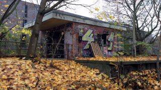 Außenaufnahme eines Gebäudes der ehemaligen Stammbahn von Zehlendorf nach Griebnitzsee (Foto: radioBERLIN 88,8 / Doris Anselm)